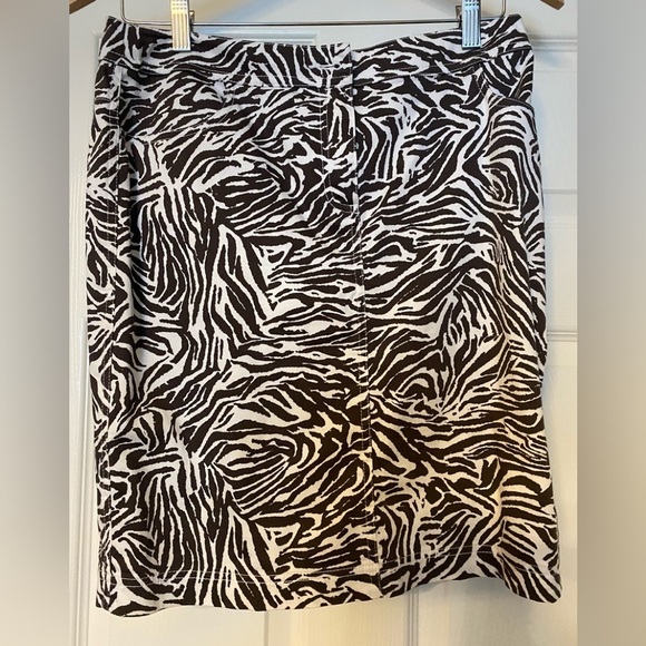 Dresses & Skirts - Chicos Zebra Print Women's Skirt